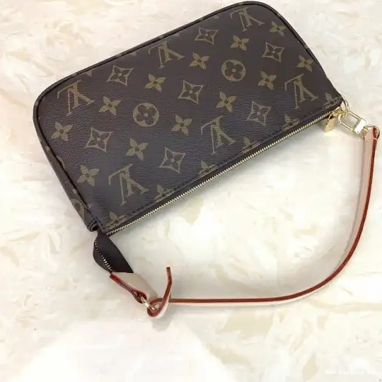 AAA Replica Ru Louis POCHETTE Vuitton ACCESSOIRES 0607